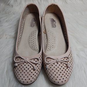 Cliffs by White Mountain Perforated Ballet Flats